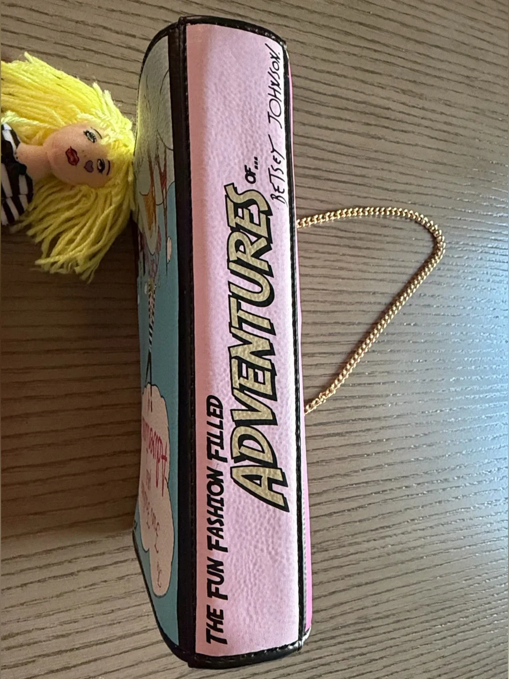💎 RARE Betsey Johnson Kitsch Betsey’s Adventures Book Purse - Picture 3 of 10